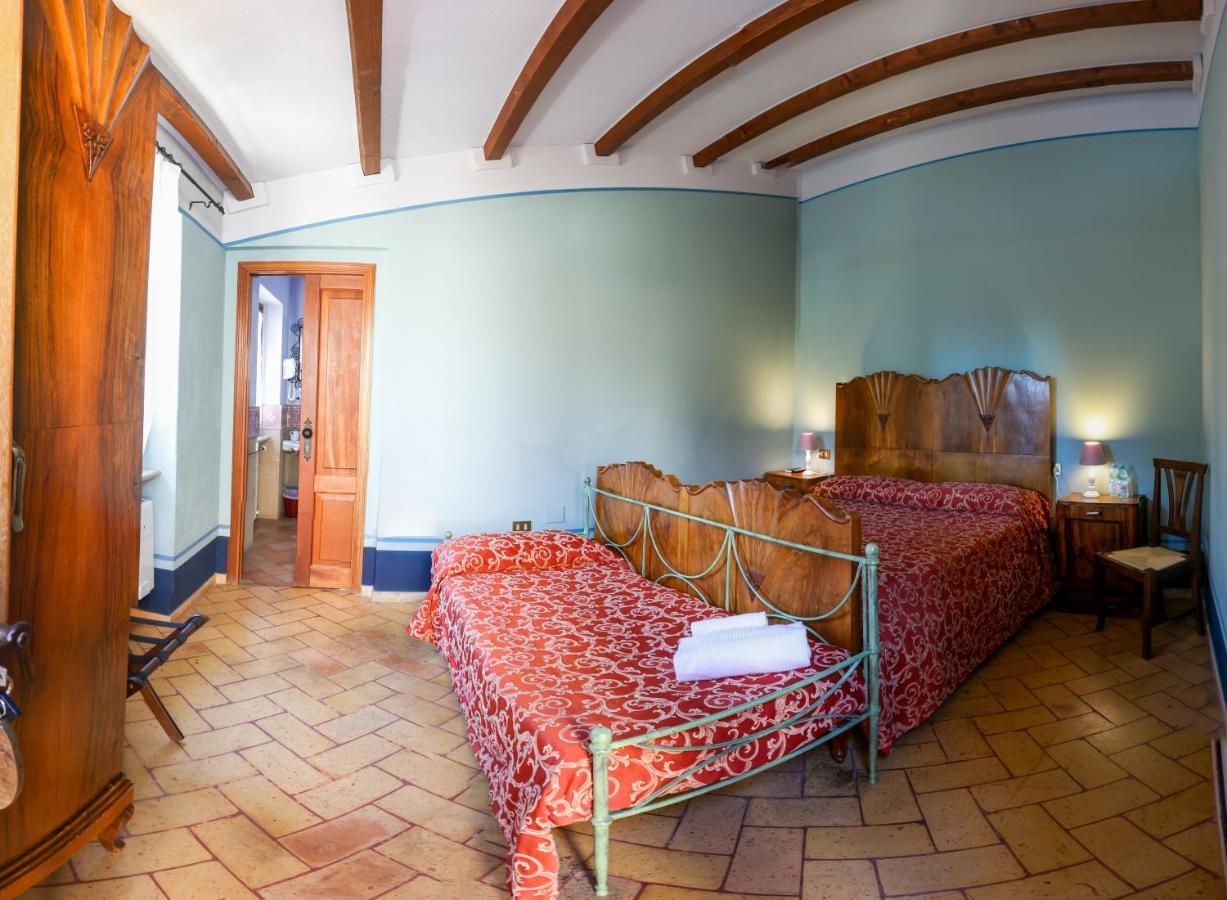 Albergo Diffuso Borgo Montemaggiore Montemaggiore al Metauro Exterior photo