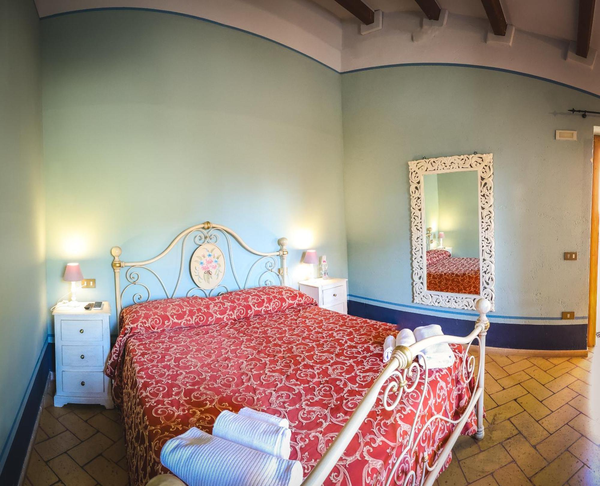 Albergo Diffuso Borgo Montemaggiore Montemaggiore al Metauro Exterior photo